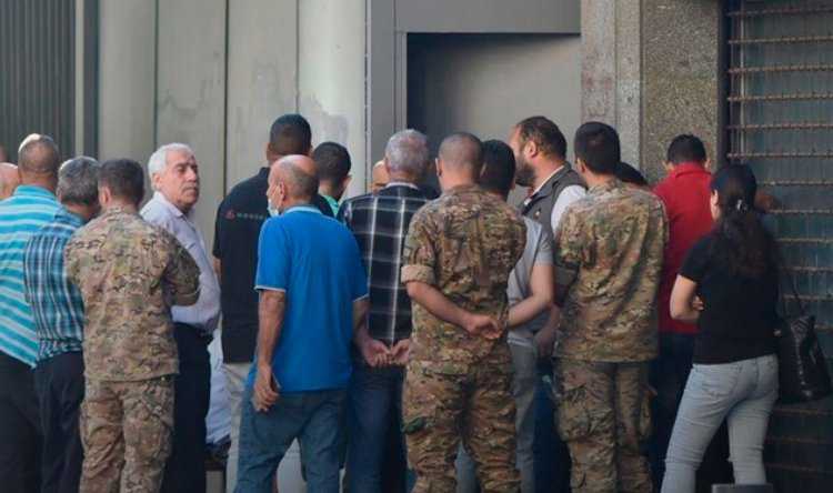 في اليوم الأول لعودة المصارف.. كيف كان المشهد؟