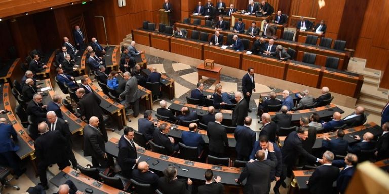 كيف وزعت الكتل النيابية أصواتها؟