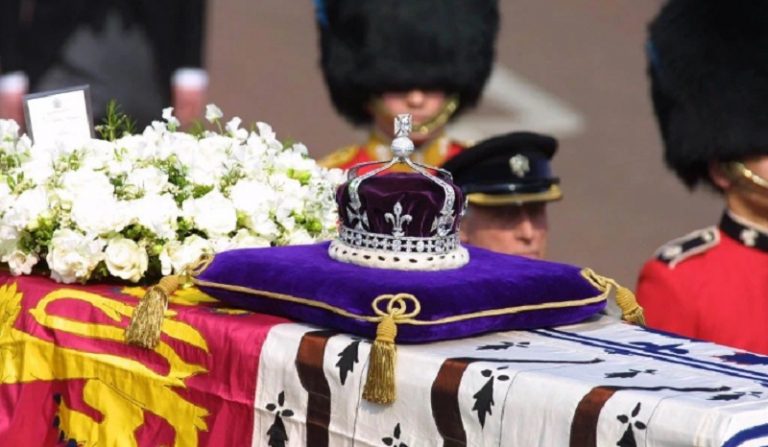 هكذا سينتقل جثمان الملكة أليزابيث