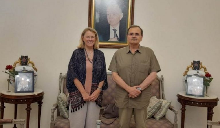 ترايسي شمعون تعرض مشروعها على البزري