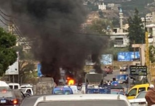 قطع طريق الضنية إحتجاجا على توقيف مطلوبين