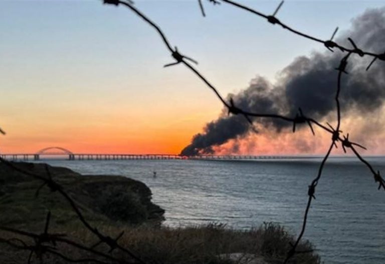أوكرانيا تعلّق على “انفجار الجسر”… “هذه مجرّد بداية”!