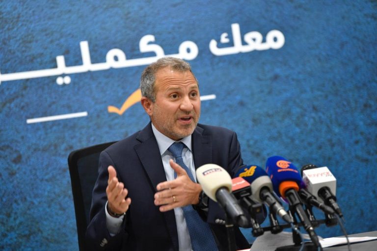 باسيل يتجنب “الدعسة الناقصة”.. والتيار: بياننا كان مهذباً