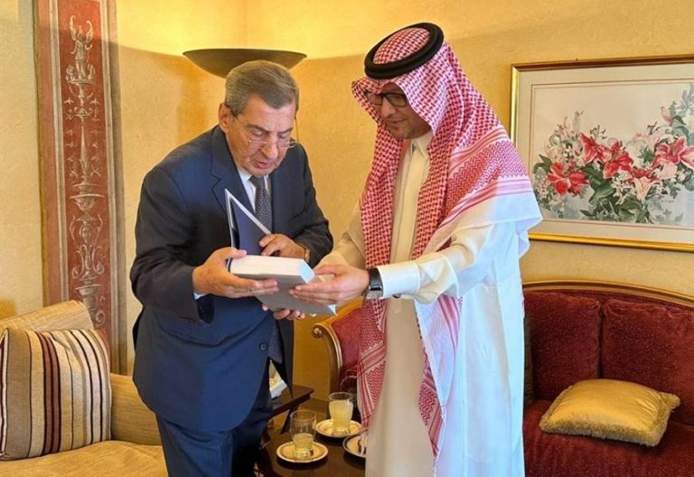 فرزلي بعد لقائه بخاري: السعودية نسمة خير على لبنان!