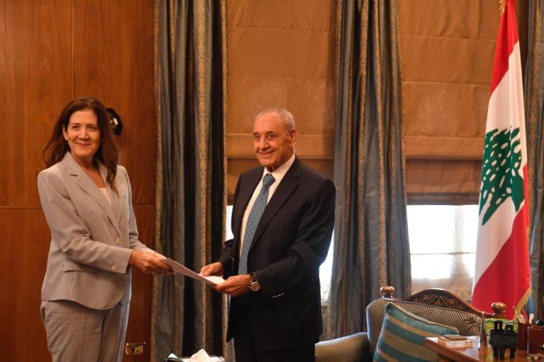 بالصور: بري يلتقي السفيرة الاميركية دوروثي شيا في عين التينة