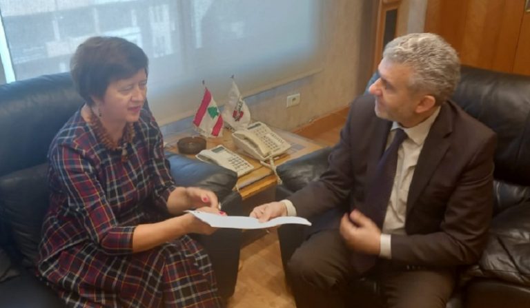 وزير العمل عرض خطط الوزارة مع فرونتسكا