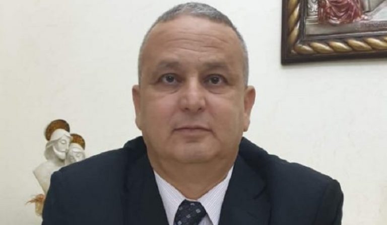 ممثل خبراء أوروبا محذراً: إعزلوا بؤر الكوليرا قبل أن يعزلنا العالم