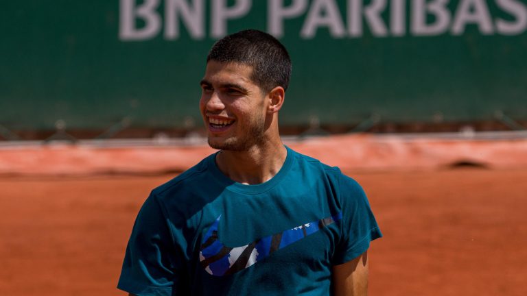 الكاراز مستمر في صدارة التصنيف العالمي للاعبي التنس