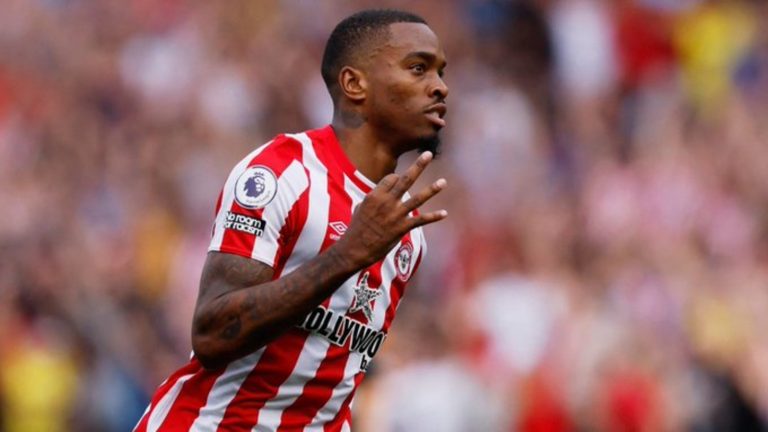 مانشستر يونايتد يستهدف التعاقد مع نجم بريتنفورد