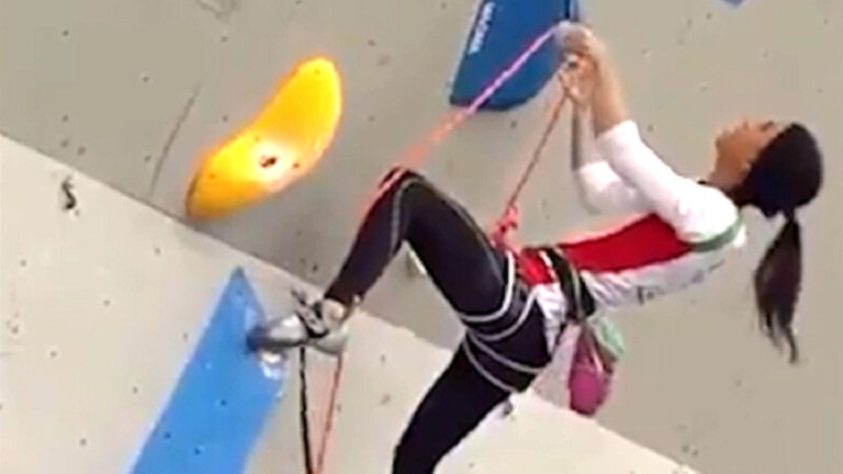 اللجنة الأولمبية الإيرانية تعلق على ظهور متسلقة بدون حجاب في بطولة بكوريا