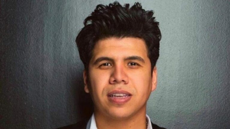 بالصور: عمر كمال يصدم جمهوره بزراعه لحيته