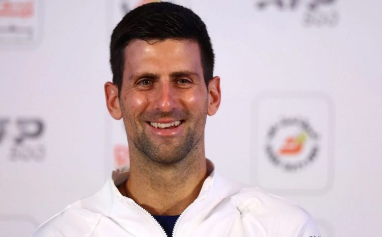 علماء صربيا يُكّرمون ديوكوفيتش على طريقتهم