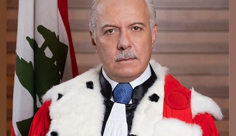 القاضي عبود يصّعد.. هل تفقد الجلسة نصابها؟