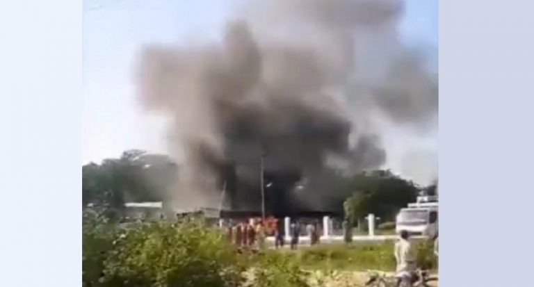 بالفيديو: إحراق مبنى حكومي في السودان احتجاجاً على العنف القبلي