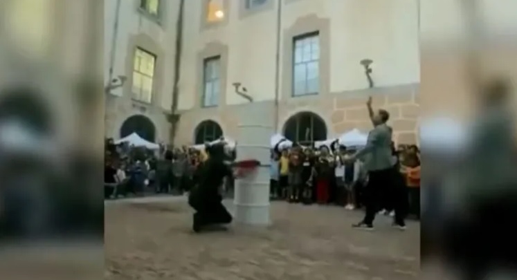 بالفيديو: تجربة علمية في مدرسة تنتهي بـ”كارثة”