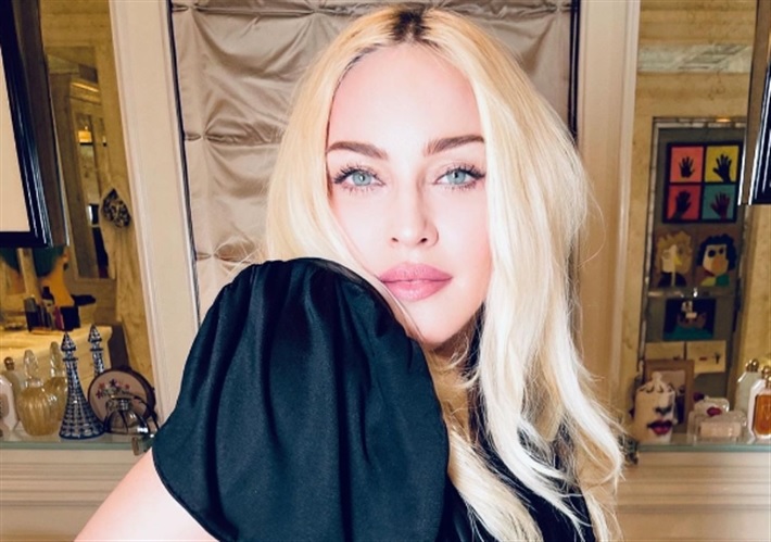 بالفيديو والصورة: مادونا تفاجئ الجمهور بشكلها الغريب.. وتصريح غير متوقع!