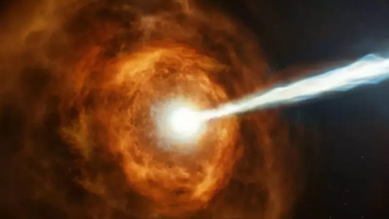 توهج في الفضاء.. موت نجوم وميلاد ثقب أسود