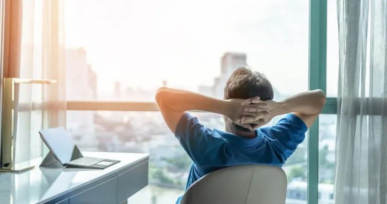 10 وظائف.. رواتبها تتجاوز 100 ألف دولار سنوياً وهذه شروطها!