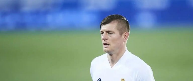 كروس مستاء بعد اختيار ريال مدريد ثالث أفضل نادي