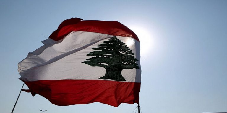 لبنان “يسبح” خارج “الجاذبية”.. والسوق السوداء تملأ الفراغ