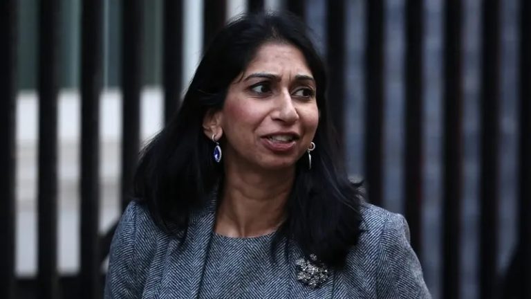 استقالة وزيرة داخلية بريطانيا.. بعد معلومات حساسة على هاتفها الخاص