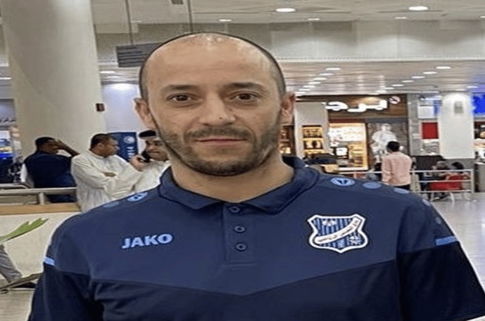 وفاة المدرب البرتغالي روي غيمارايش بشكل مفاجئ خلال إحدى المباريات في الكويت