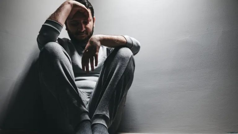 ضجة في بلد عربي.. فتاة تخطف شاباً لسبب غريب!