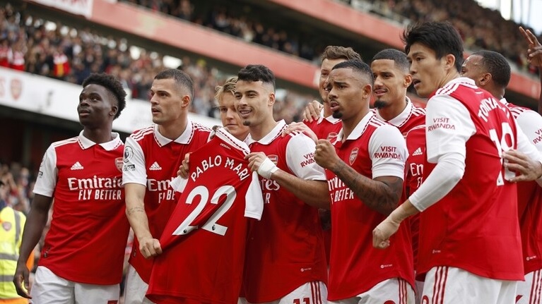 أرسنال يكتسح نوتينغهام فورست