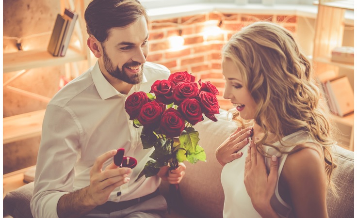 تقدم لها بطلب الزواج فصفعته… ما هو السبب؟