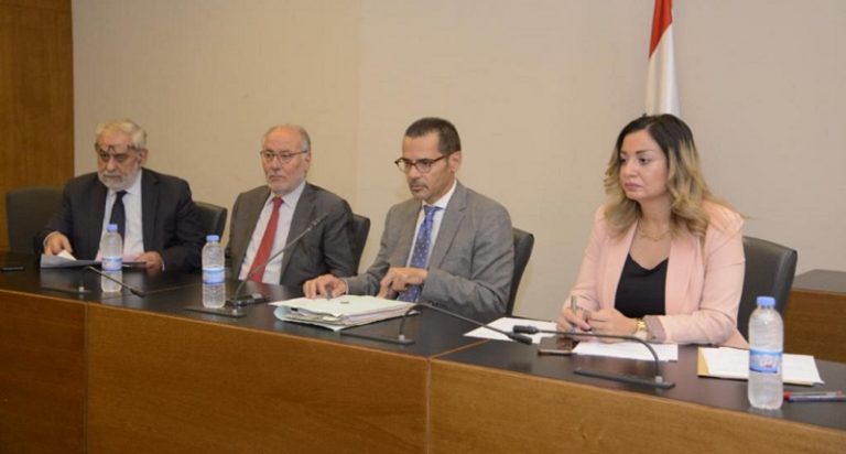 بالصور: جلسة نيابية لمتابعة ملف النازحين