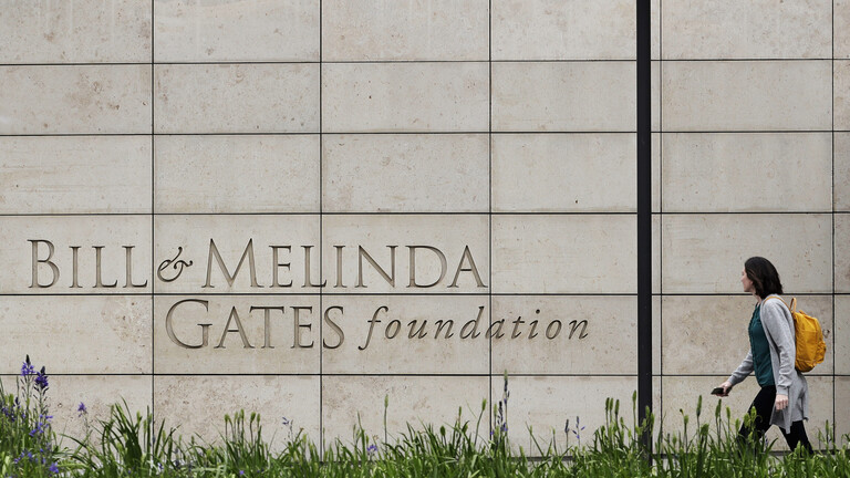 بيل غيتس يعمل مع “طالبان” لمكافحة شلل الأطفال