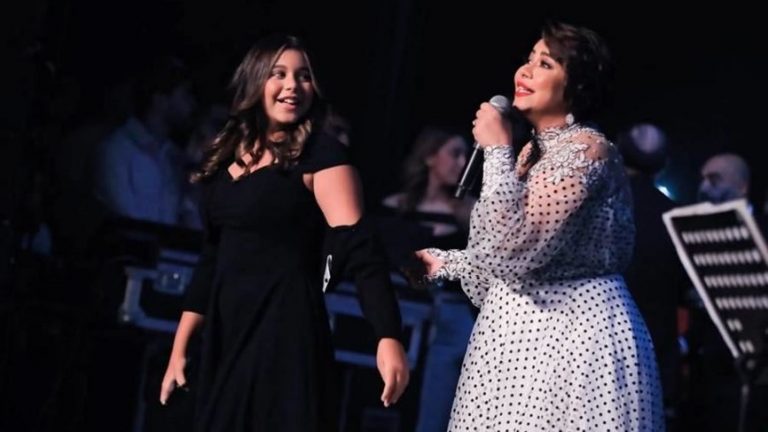 شيرين تحيي حفلا غنائيا.. والجمهور يشاركها فرحة عيدها