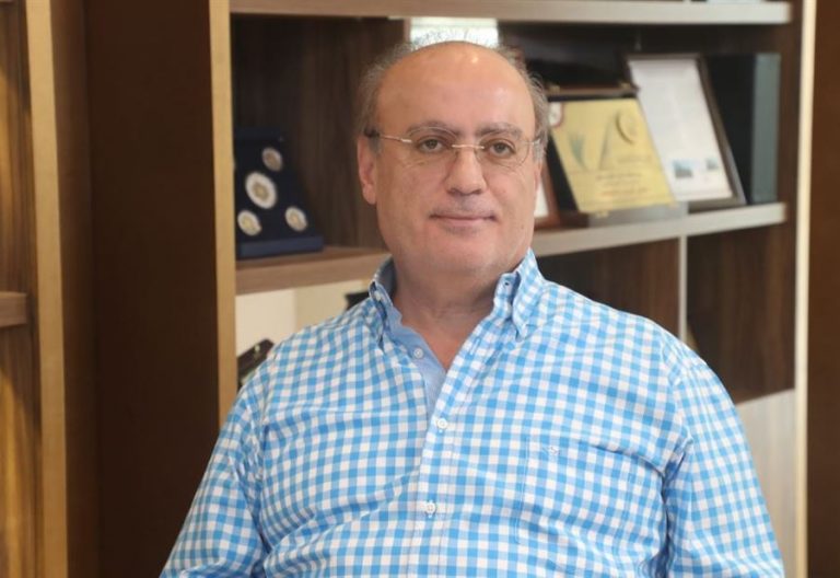 وهاب لميقاتي: صرف المال على الفقراء أهم من الصلاة