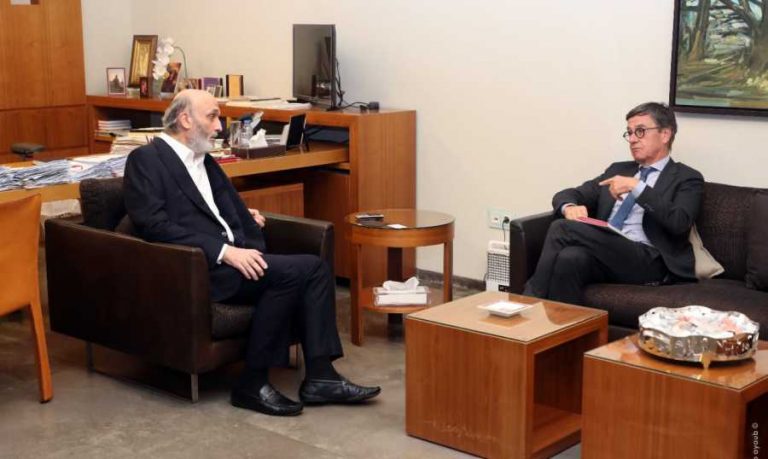 جعجع: ليس مطروحا تغيير النظام بل السلطة المسؤولة عن افلاس البلد