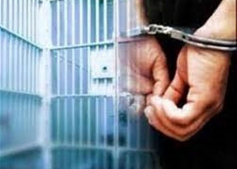 تحرش بإبنته القاصر.. فألقي القبض عليه