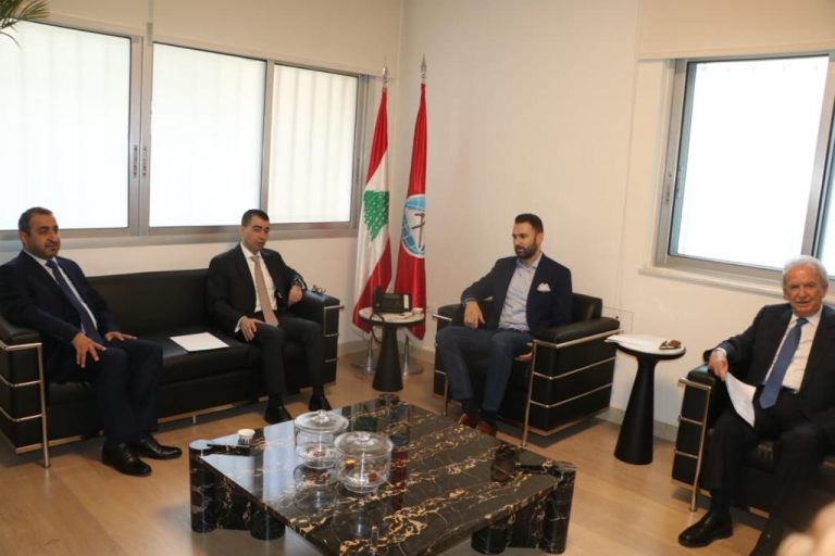 “لبنان القوي” يزور “اللقاء الديمقراطي”
