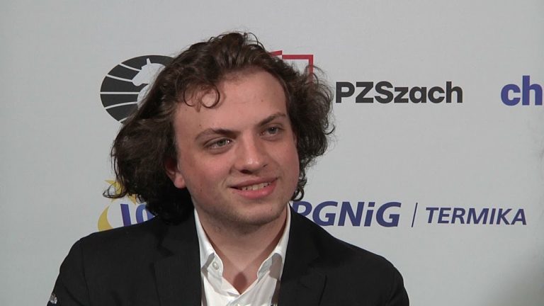 لاعب الشطرنج الأميركي “المتهم بالغش” يقاضي بطل العالم