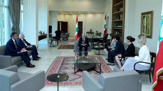 عون: الإتصالات جارية لتشكيل حكومة.. وندرس عرض الترسيم