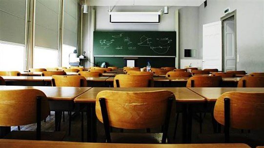 دخلوا المدرسة.. وهذا ما سرقوه