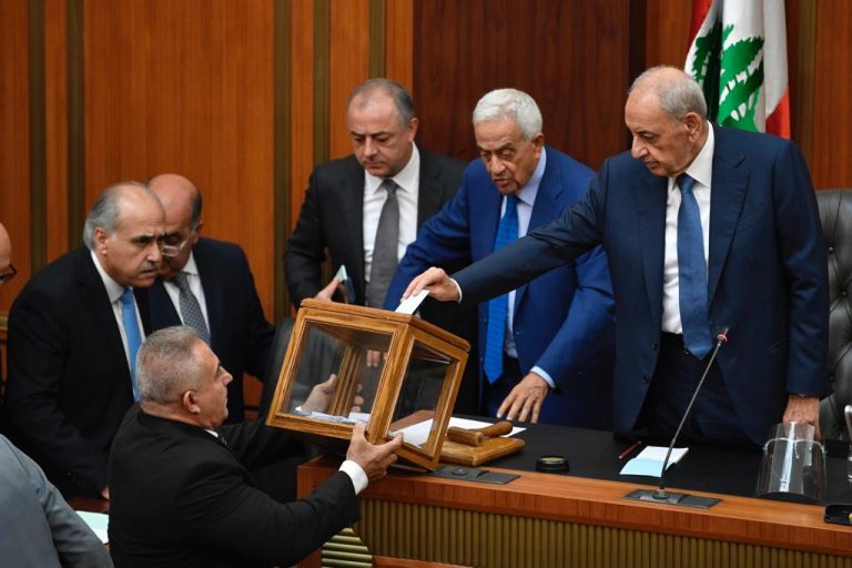 للمرة الثالثة.. جلسة بلا رئيس والإثنين الموعد الجديد