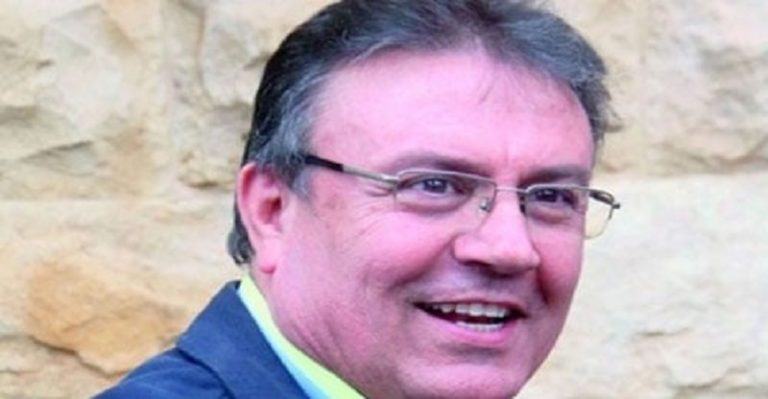 محفوض للمعلمين: سنعمل كي تحصلون على الرواتب كاملة و”بالفريش دولار”