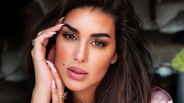 ياسمين صبري تلفت الأنظار بـ “ساعتها”.. كم بلغ سعرها؟