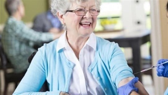 إلى كبار السن.. التطعيم ضرورة ضد الانفلونزا