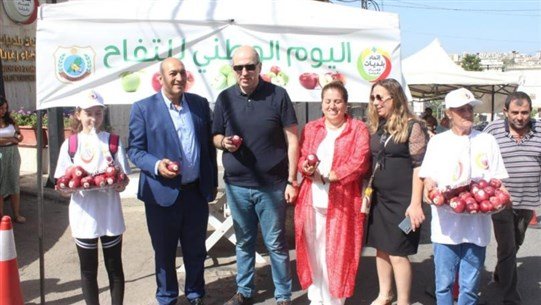 في “يوم التفاح اللبناني”.. نشاط لـ لحود في زغرتا
