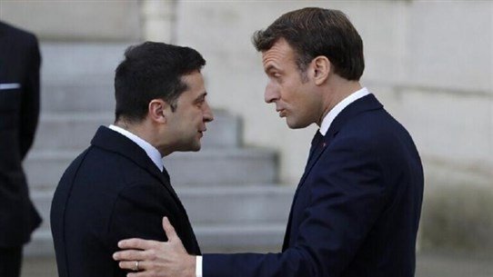 وعد من ماكرون لـ زيلينسكي: عقوبات جديدة على روسيا