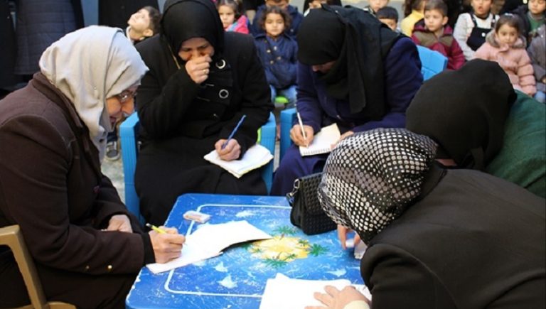 السوريات.. صانعات سلام تحت خيمة النزوح!