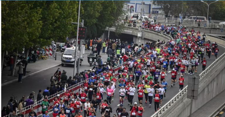 ماراتون بكين يعود بعد غياب قسري