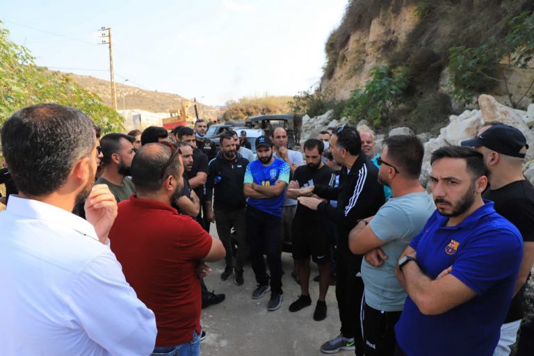 اعتصام لأهالي بلدة طيردبا رفضا ل”مكبات الموت” وتهديد بالتصعيد!