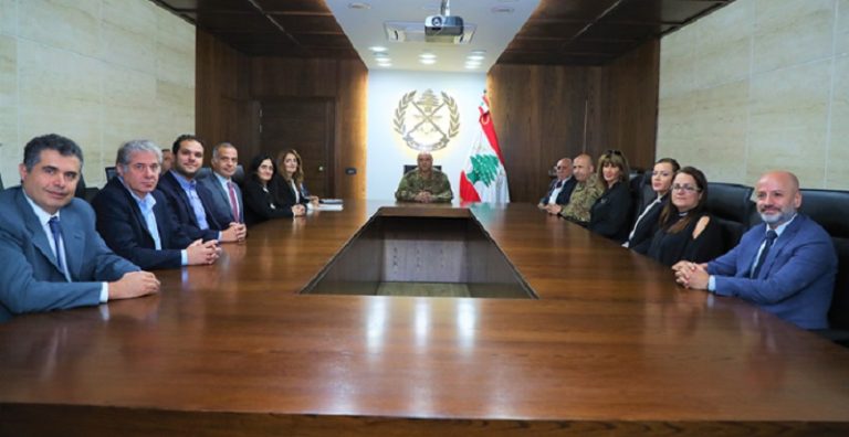 الجيش يتسلم هبة أدوية