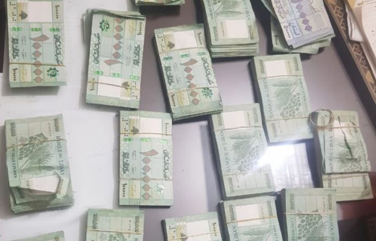 إلى المتقاعدين: اقبضوا رواتبكم.. غداً!